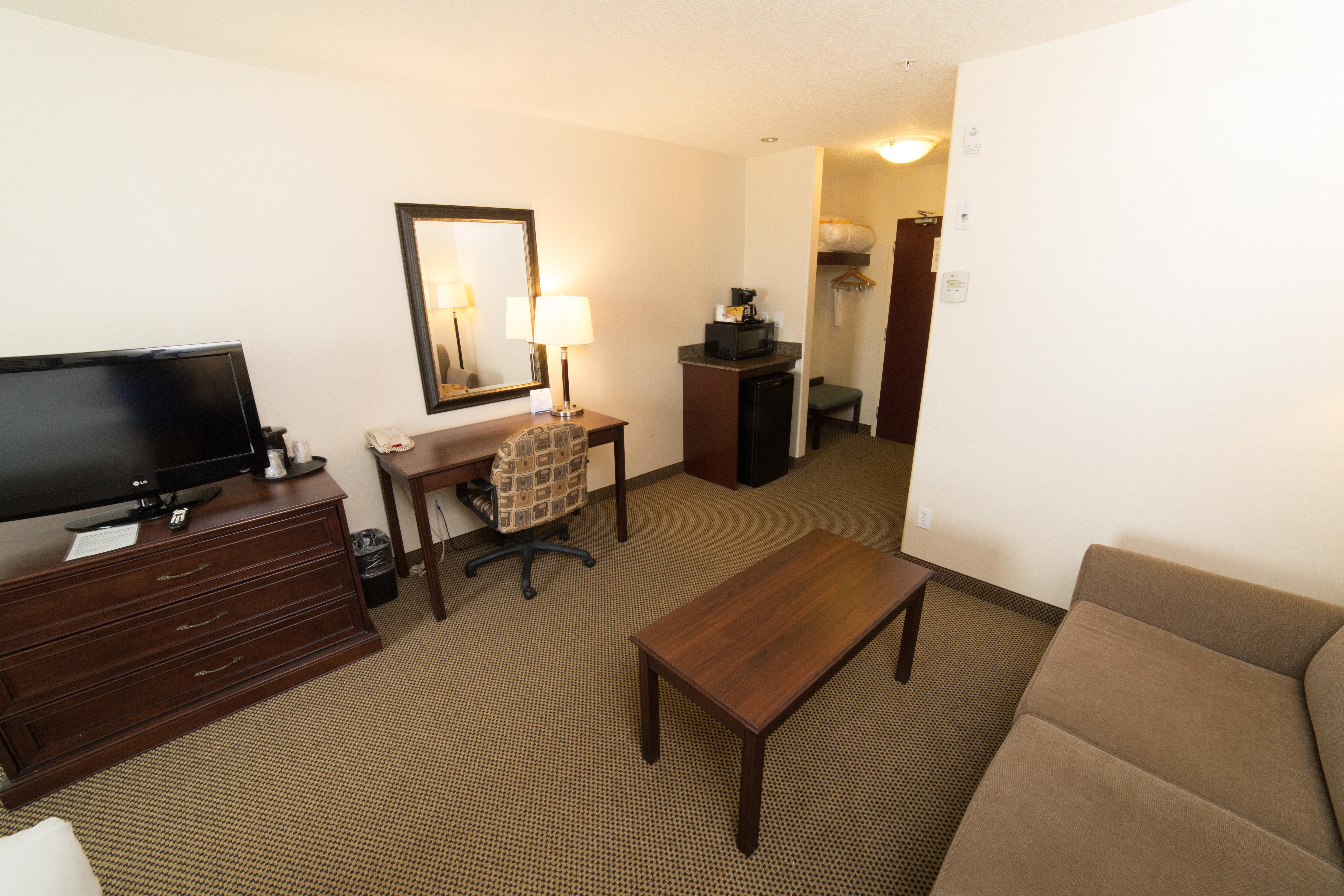 Holiday Inn Express & Suites Whitecourt By Ihg Exterior foto
