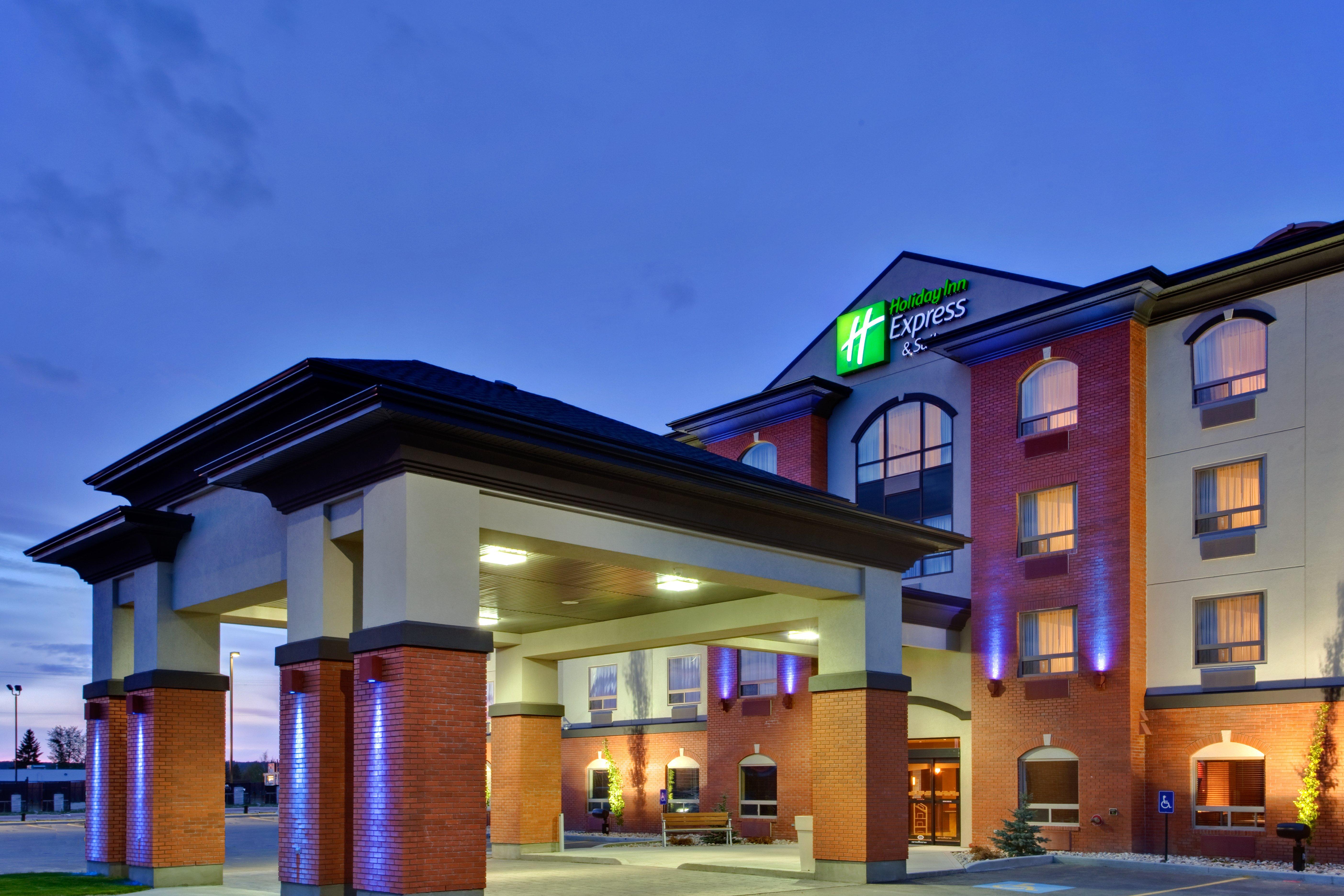 Holiday Inn Express & Suites Whitecourt By Ihg Exterior foto
