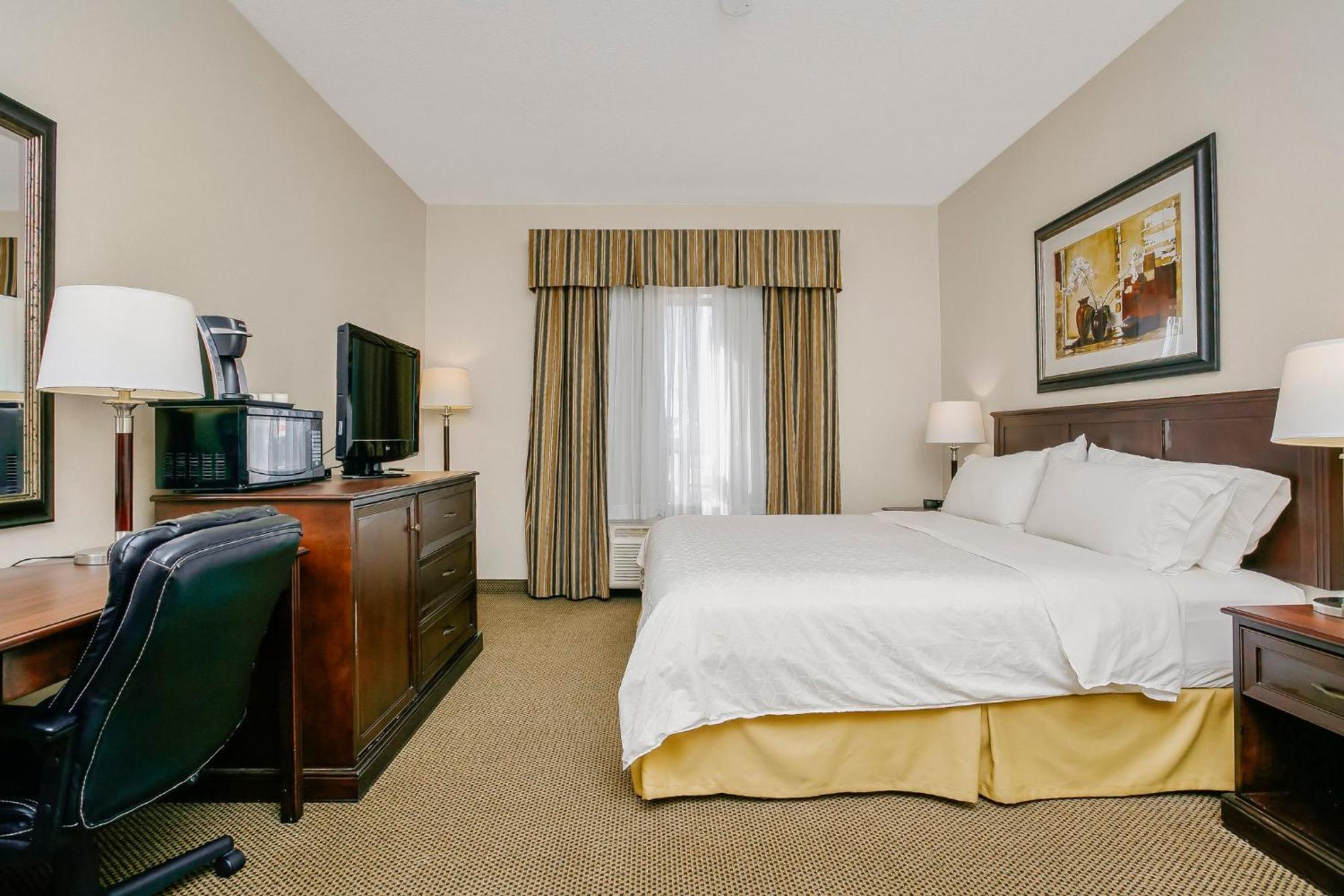 Holiday Inn Express & Suites Whitecourt By Ihg Exterior foto