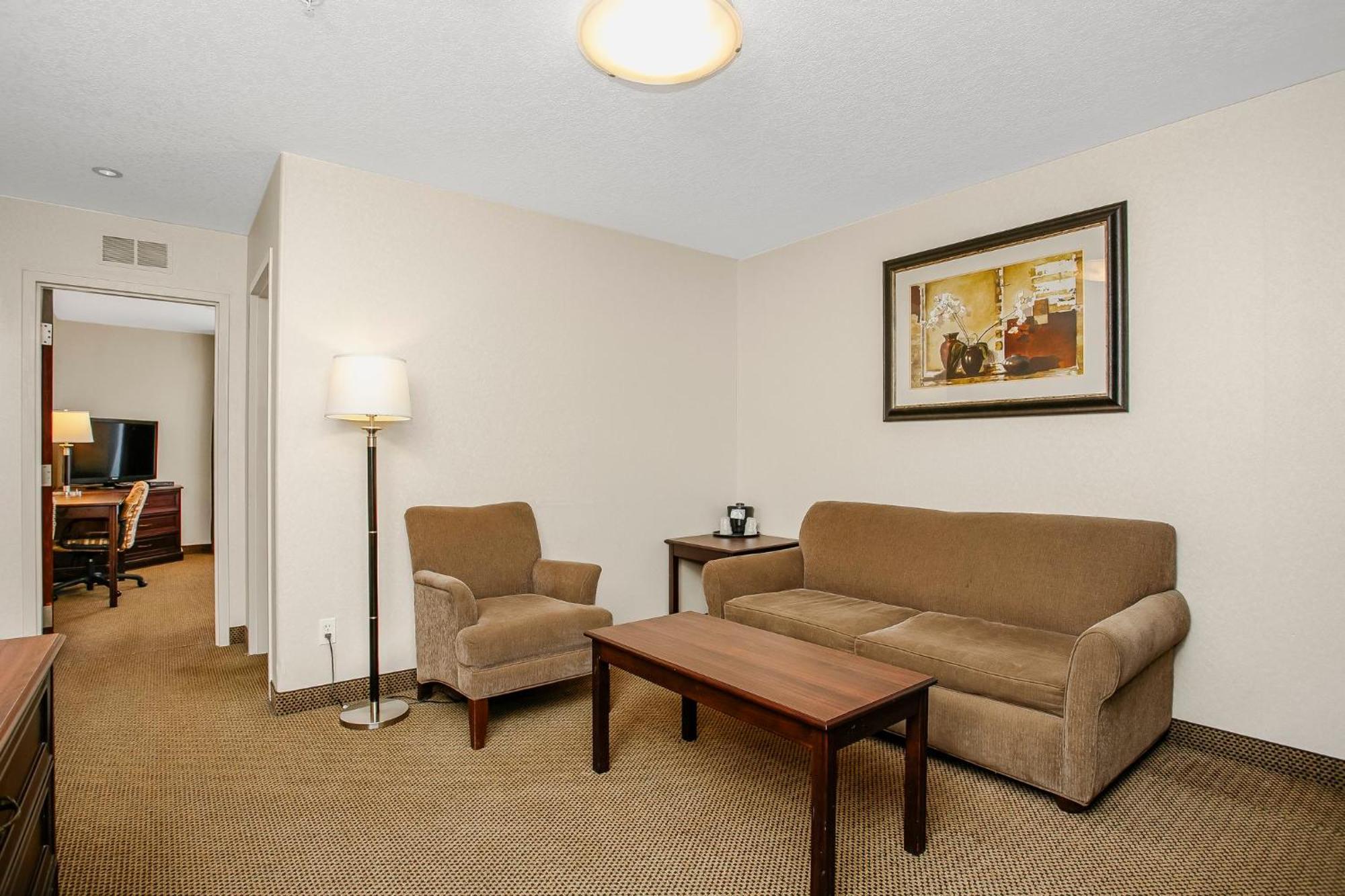 Holiday Inn Express & Suites Whitecourt By Ihg Exterior foto