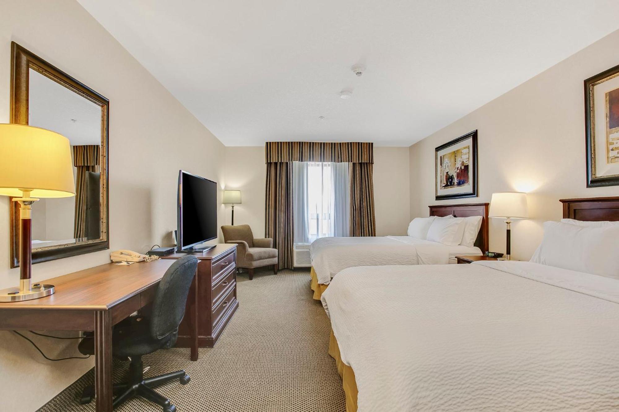 Holiday Inn Express & Suites Whitecourt By Ihg Exterior foto